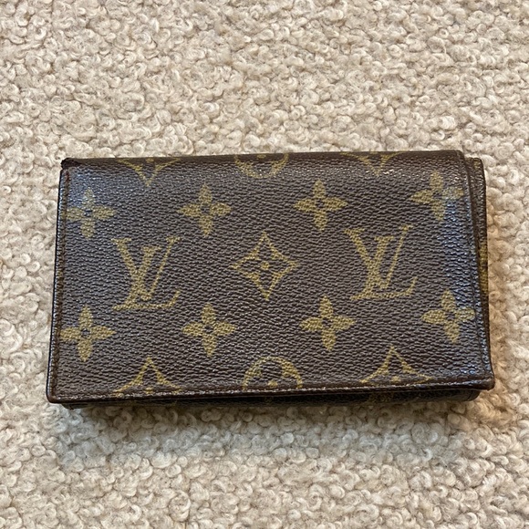 Louis Vuitton Handbags - Louis Vuitton vintage wallet